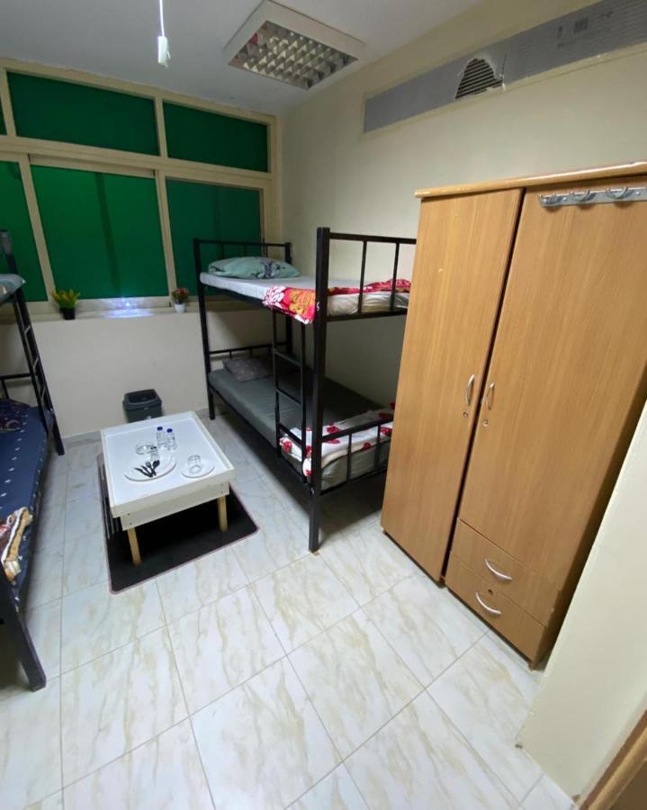 Mbz - Bed Space 