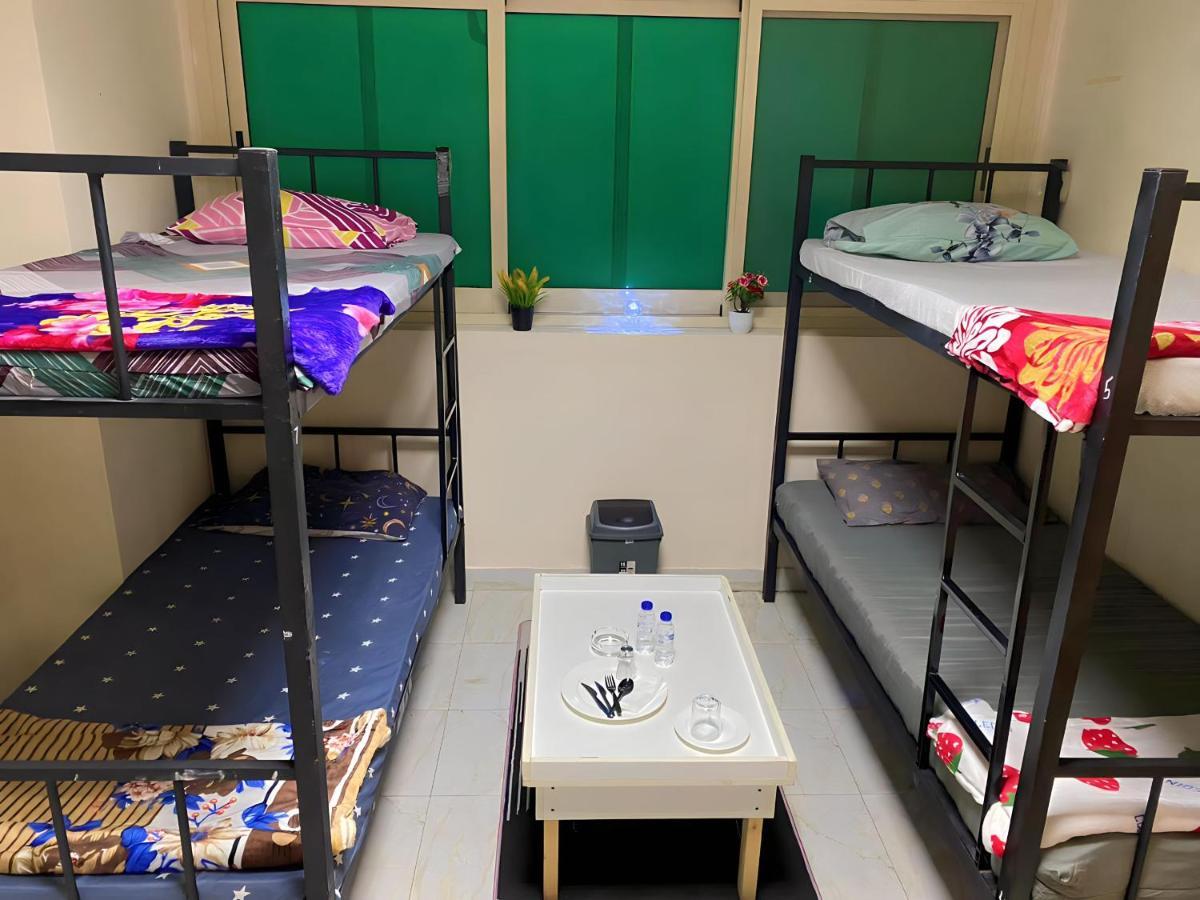 Mbz - Bed Space 